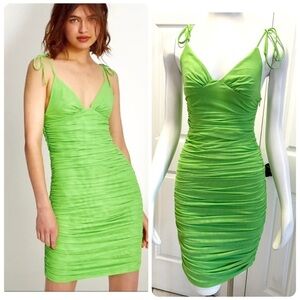 Aritzia WILFRED Winona Dress Ruched Fitted Side Zip in Venom Green Size XS